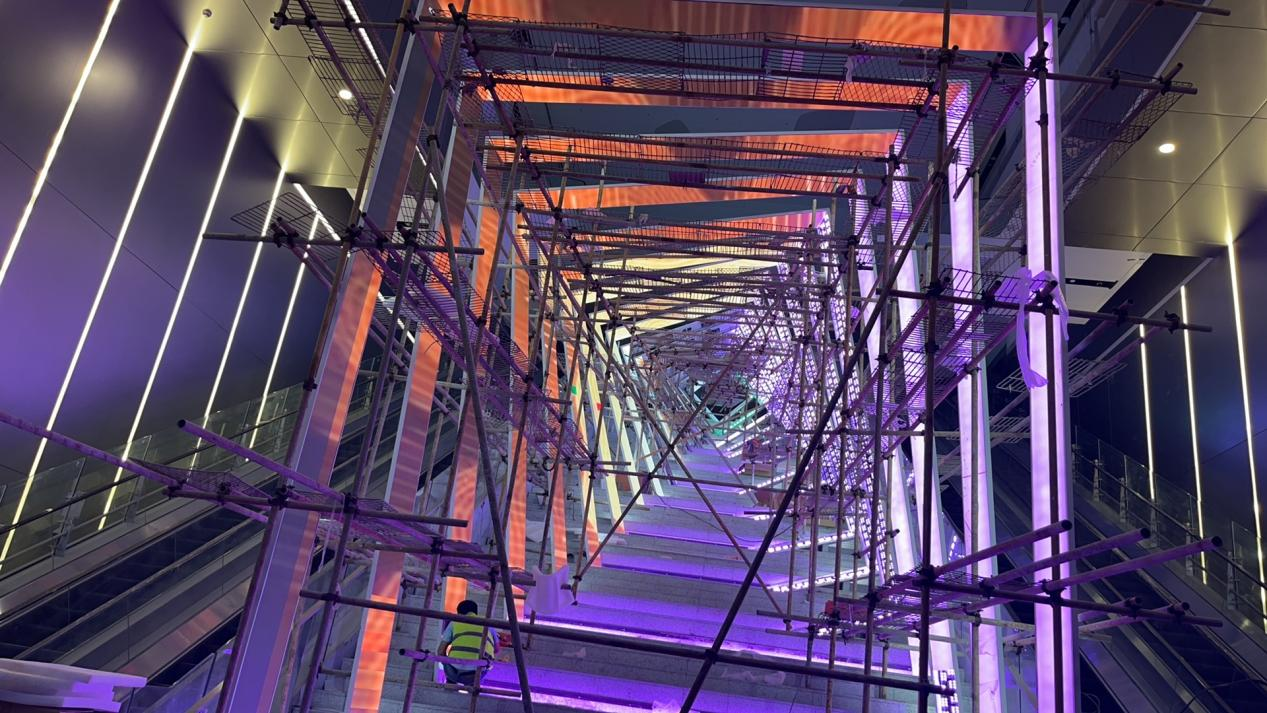 广州白云机场3号航站楼地铁时光隧道